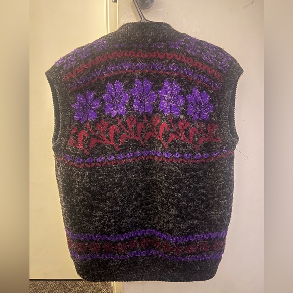 Vest - Picture 2 of 2